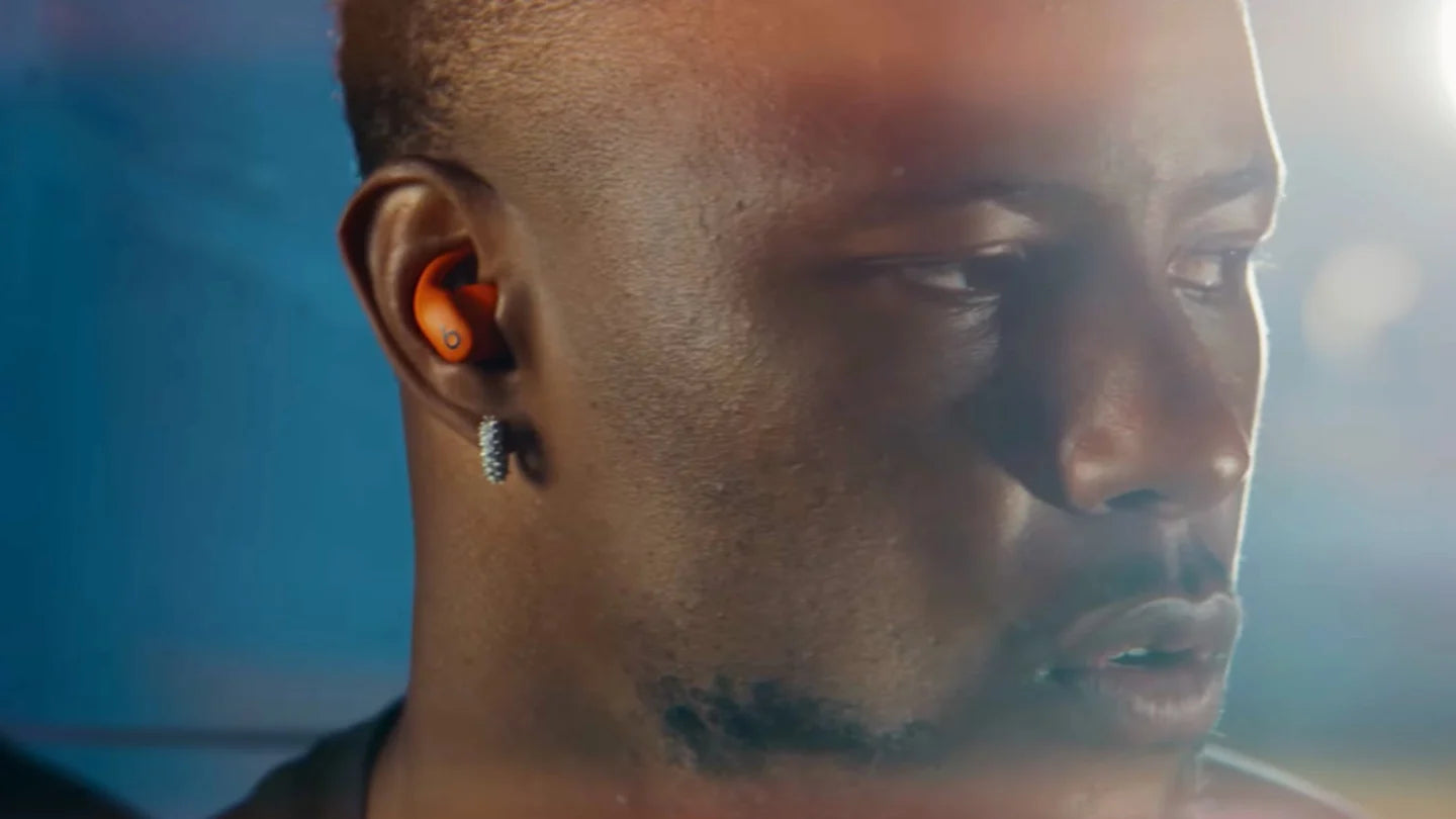 Powerbeats Fit: Apples nye sports-øretelefoner får sveden til at perle