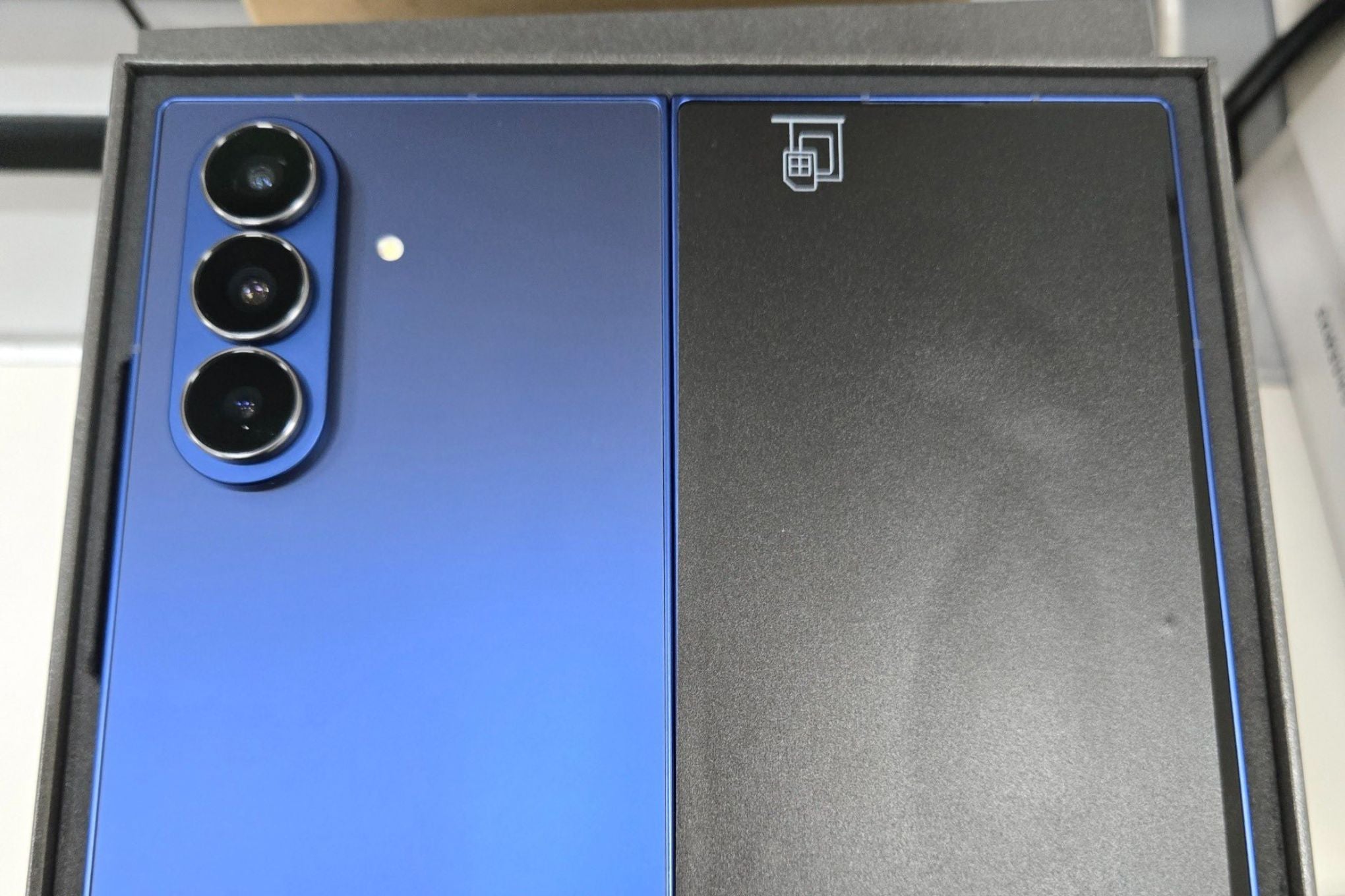 Samsung Galaxy Z Fold 7 lækket: Tyndere foldbar telefon afsløret!