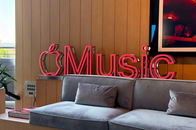 Apple Music-chef afslører nye detaljer om AirPods-design og kommende Beats-tilbehør