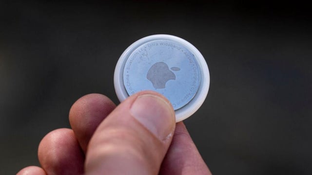 AirTag redder dagen: Mand finder stjålet bagage – og gerningsmanden i hans tøj