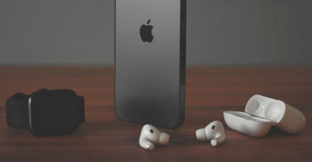 Ingen omvendt trådløs opladning på iPhone 17 Pro – igen venter vi forgæves
