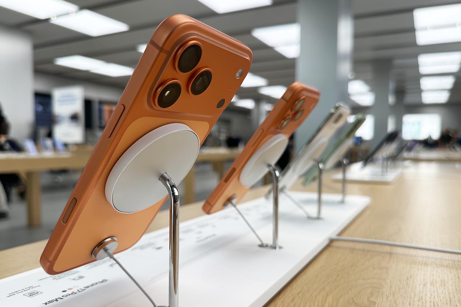 Apple beskytter iPhone 17 – MagSafe-opladere får silikone-ring mod ridser