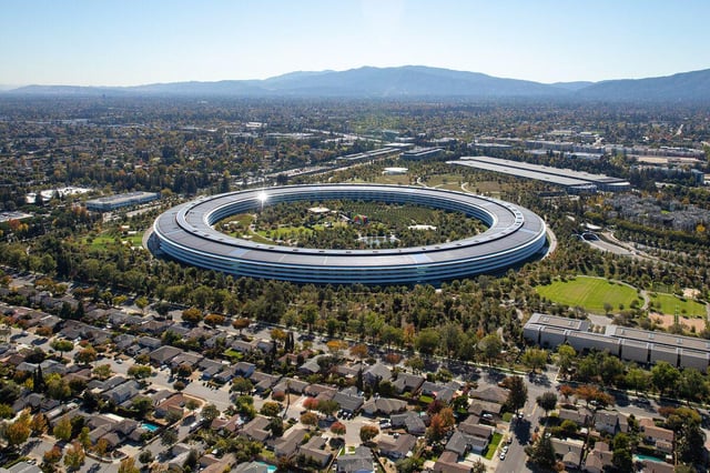 John Ternus træder frem: Er Apples hardwarechef Tim Cooks arvtager?