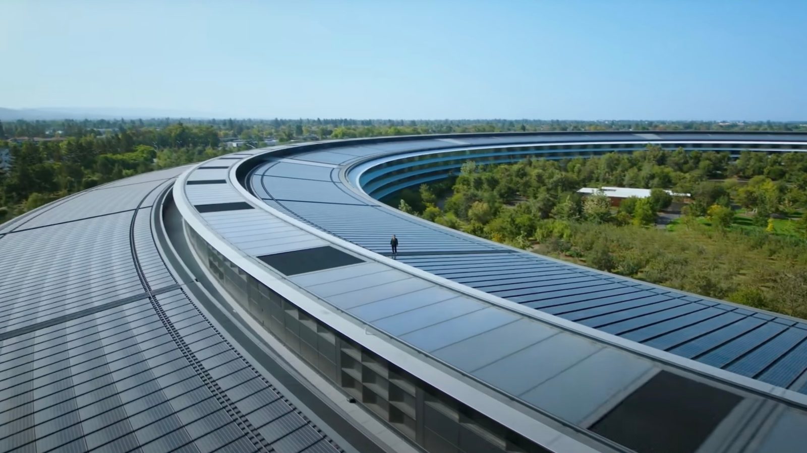 Apple mister endnu to topledere: Kriseramt eller bare fornyelse?